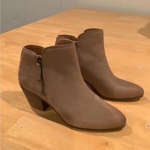 FRYE Judith Double zip Ankle Boots 8.5